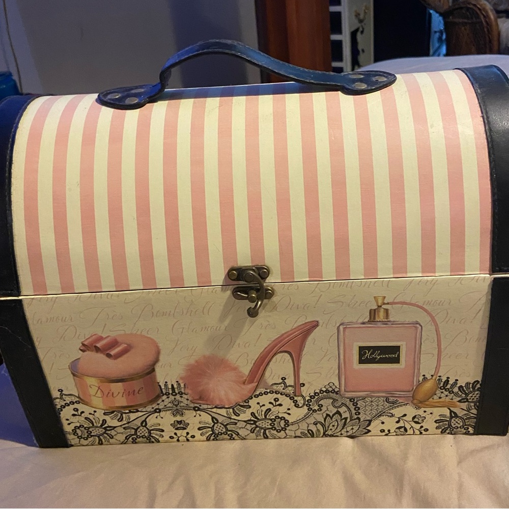 Candy stripe decorative large trunk / velvet hat box / journal trio